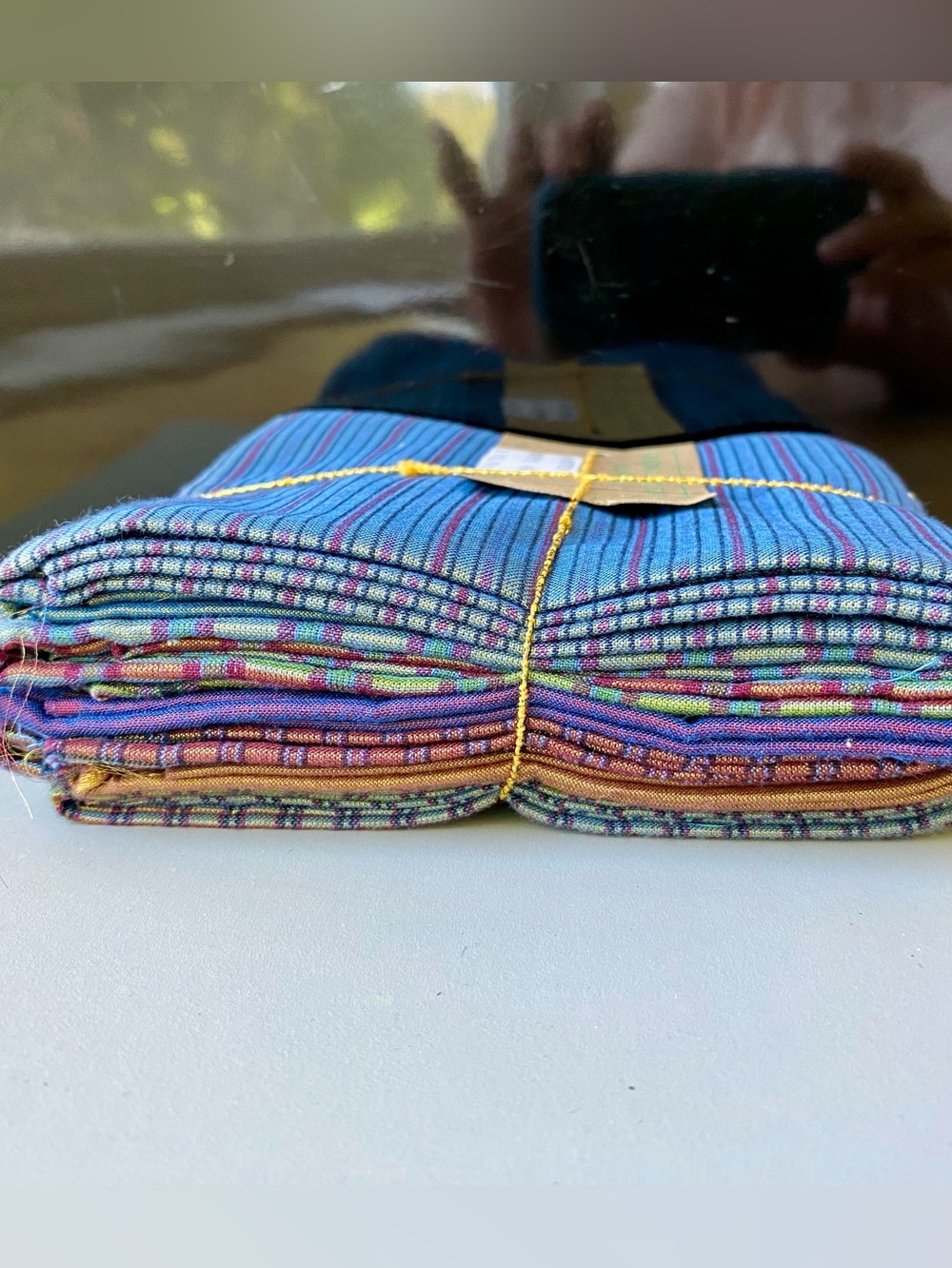 NWT (8) Fat Quarters: cotton with Metallic threads. Quilters and Crafters - Picture 5 of 7
